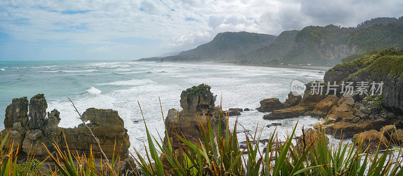 Punakaiki Pancake Rocks and Blowholes Walk, Paparoa国家公园，新西兰